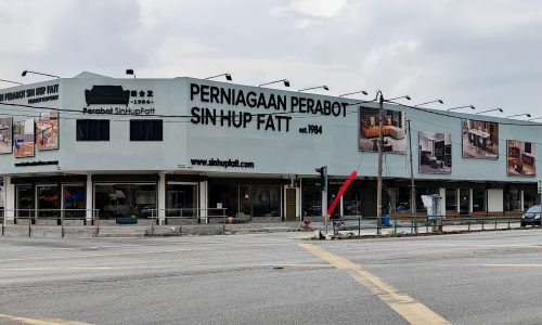 SHOWROOM BARU, LEBIH BESAR & LEBIH BANYAK PILIHAN!